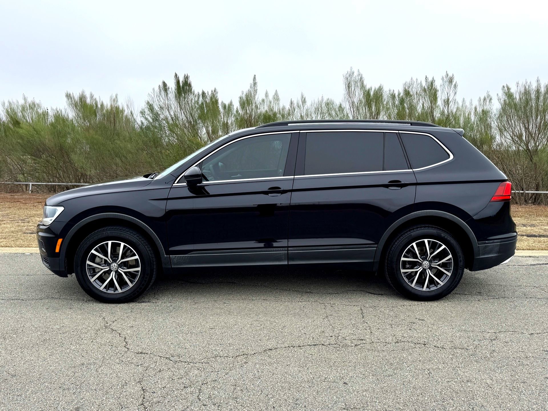 Used 2019 Volkswagen Tiguan SE image 10