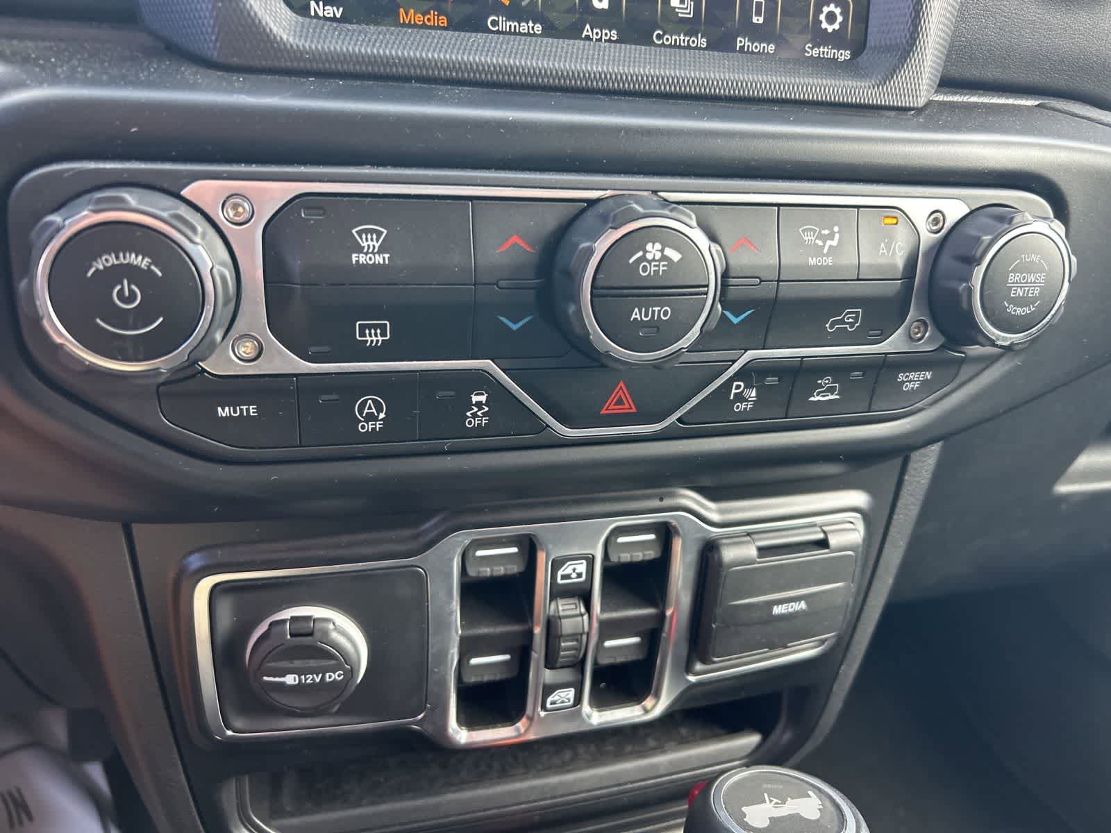 Used 2021 Jeep Wrangler Unlimited Sahara image 38