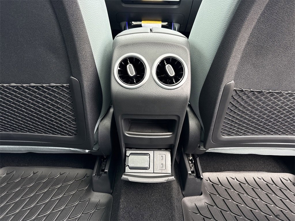 New 2026 Mercedes-Benz GLB 250 4MATIC image 23