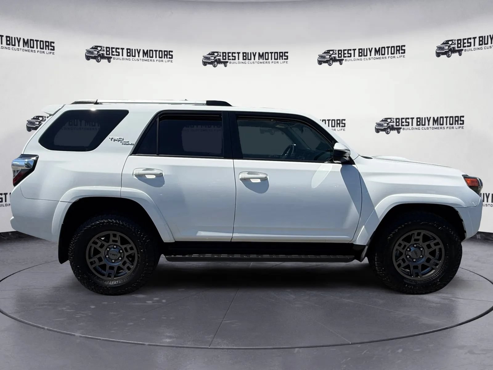 Used 2018 Toyota 4Runner TRD Off-Road AWD/4WD image 9
