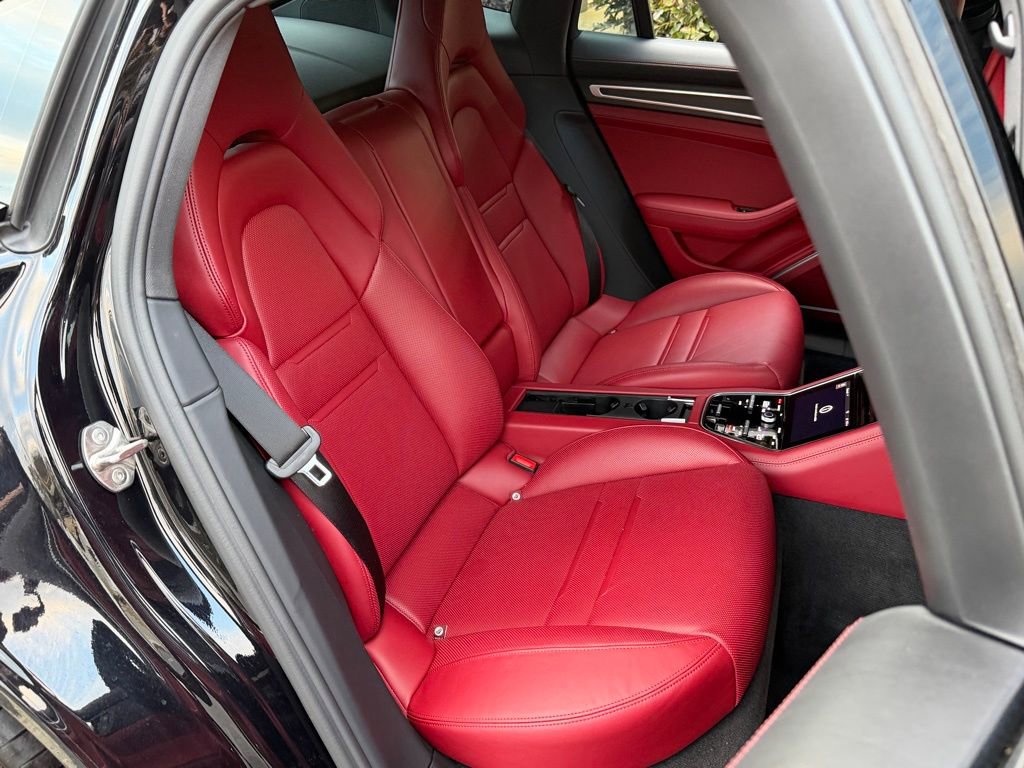 Used 2023 Porsche Panamera Platinum Edition image 40