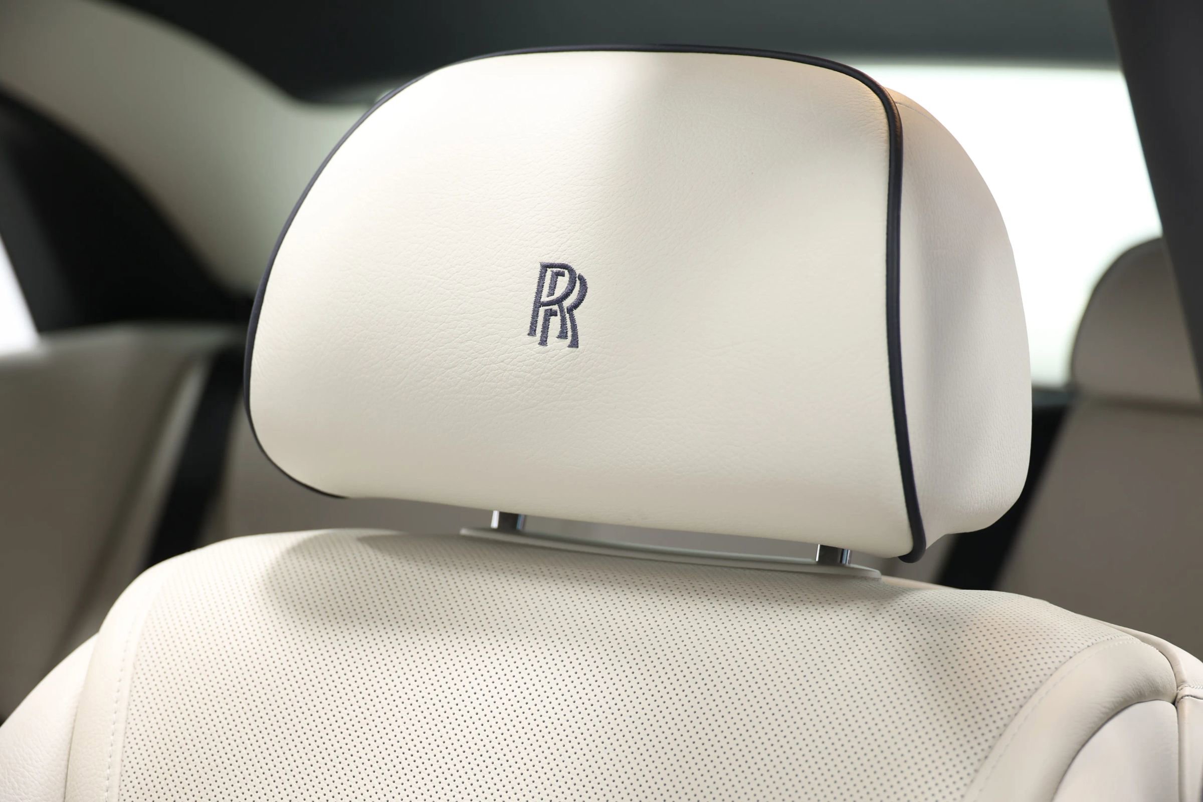 Used 2015 Rolls-Royce Ghost image 21