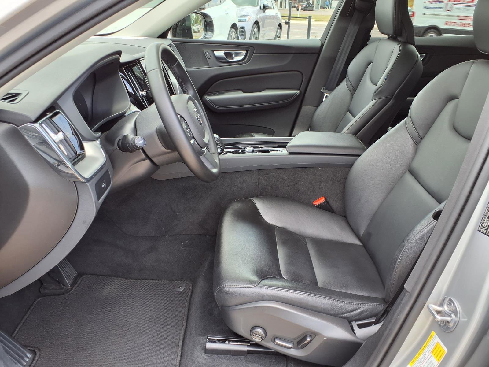 Certified 2025 Volvo XC60 B5 Core AWD/4WD image 22