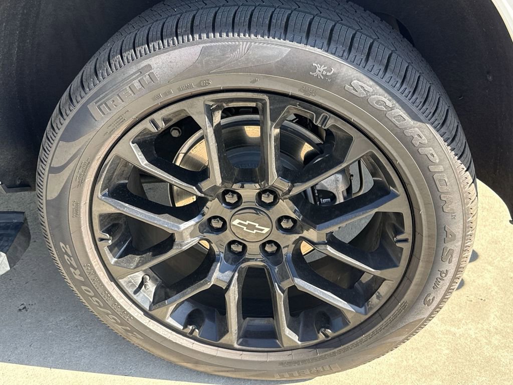 Used 2024 Chevrolet Suburban High Country w/ Advanced Technology Package AWD/4WD image 31