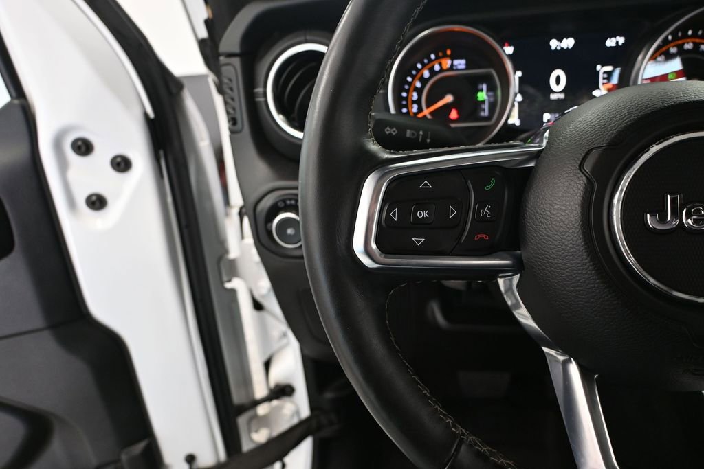 Used 2018 Jeep Wrangler Unlimited Sahara w/ Dual Top Group AWD/4WD image 29