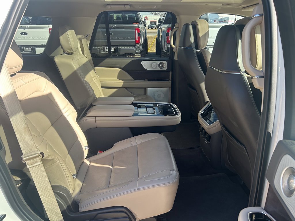 Used 2023 Lincoln Navigator Reserve image 19