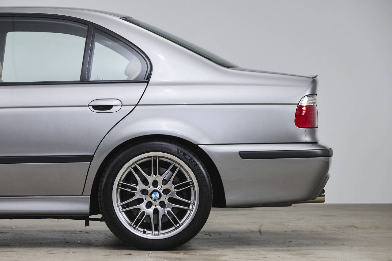 Used 2003 BMW M5 RWD image 24