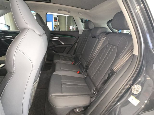 Used 2025 Audi Q5 Premium Plus w/ Premium Plus AWD/4WD image 23