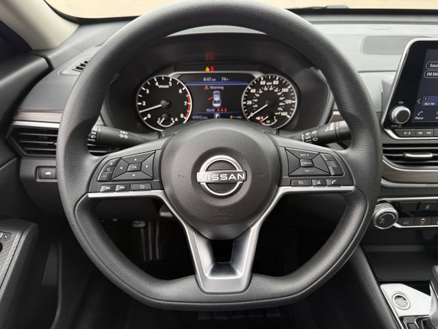 Used 2024 Nissan Altima 2.5 SV FWD image 13
