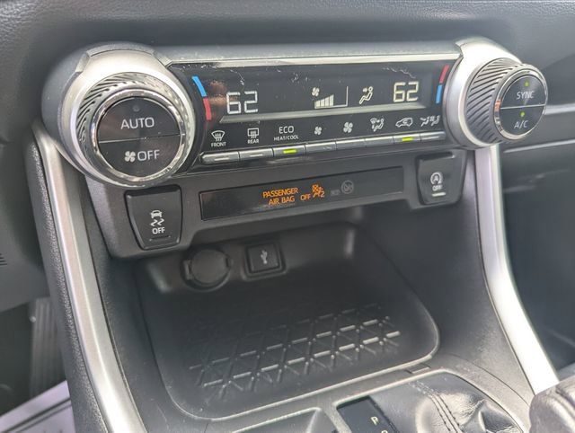 Used 2022 Toyota RAV4 XLE image 18