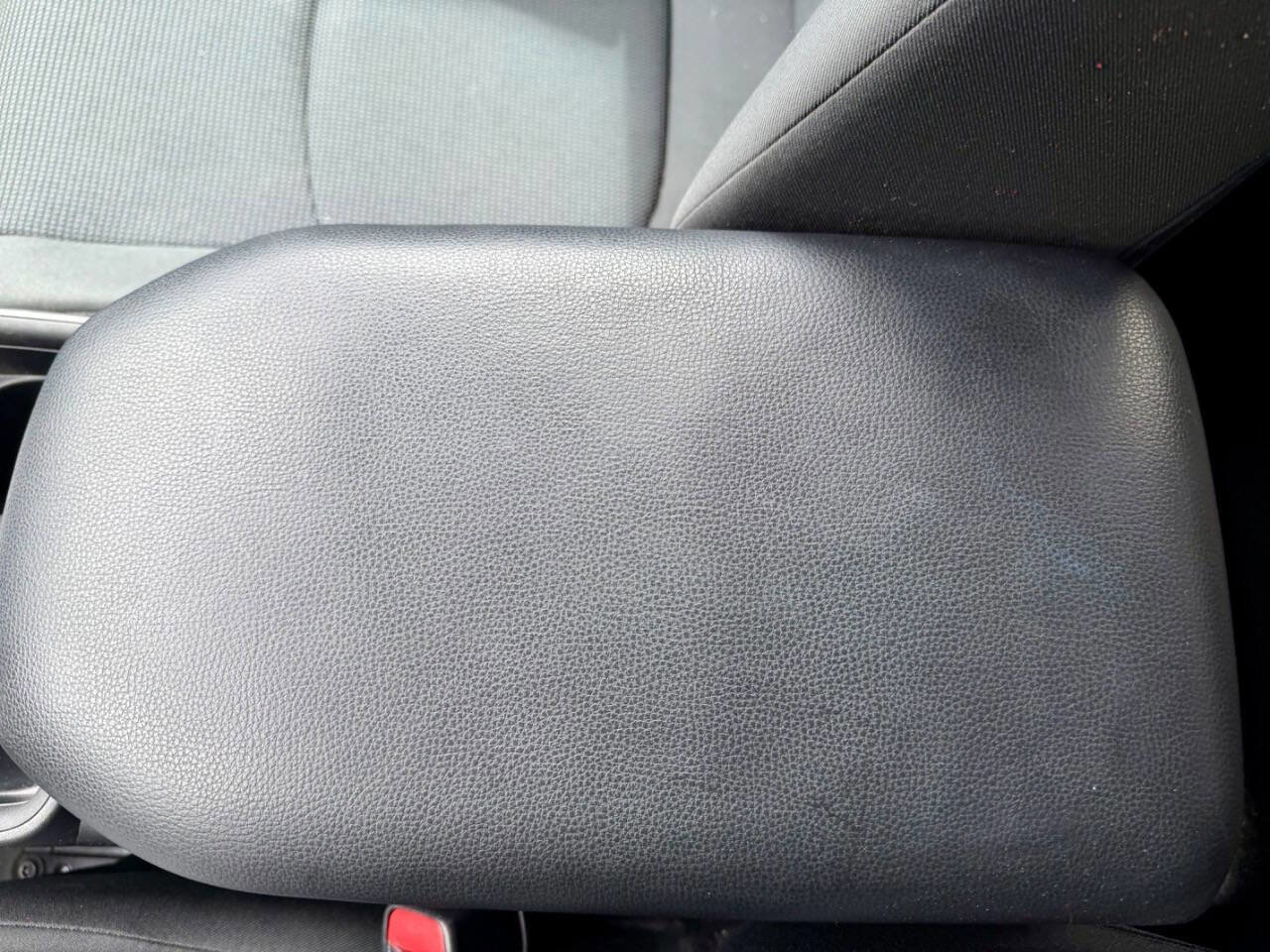 Used 2020 Toyota RAV4 LE AWD/4WD image 76