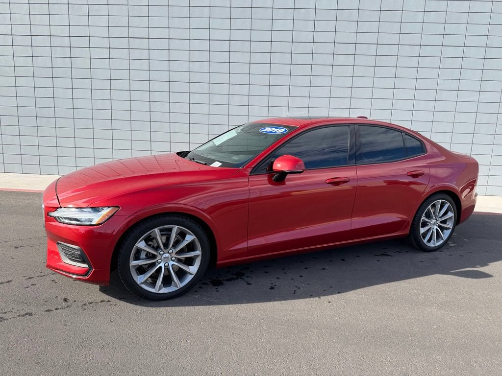 Used 2019 Volvo S60 T5 Momentum FWD image 1