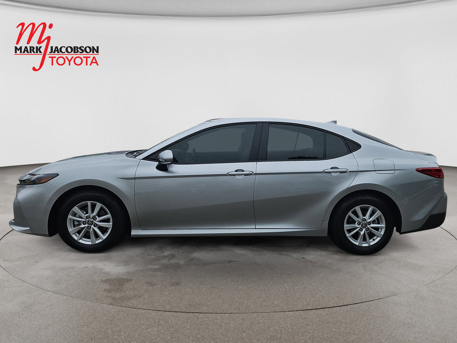 Used 2026 Toyota Camry LE FWD image 15