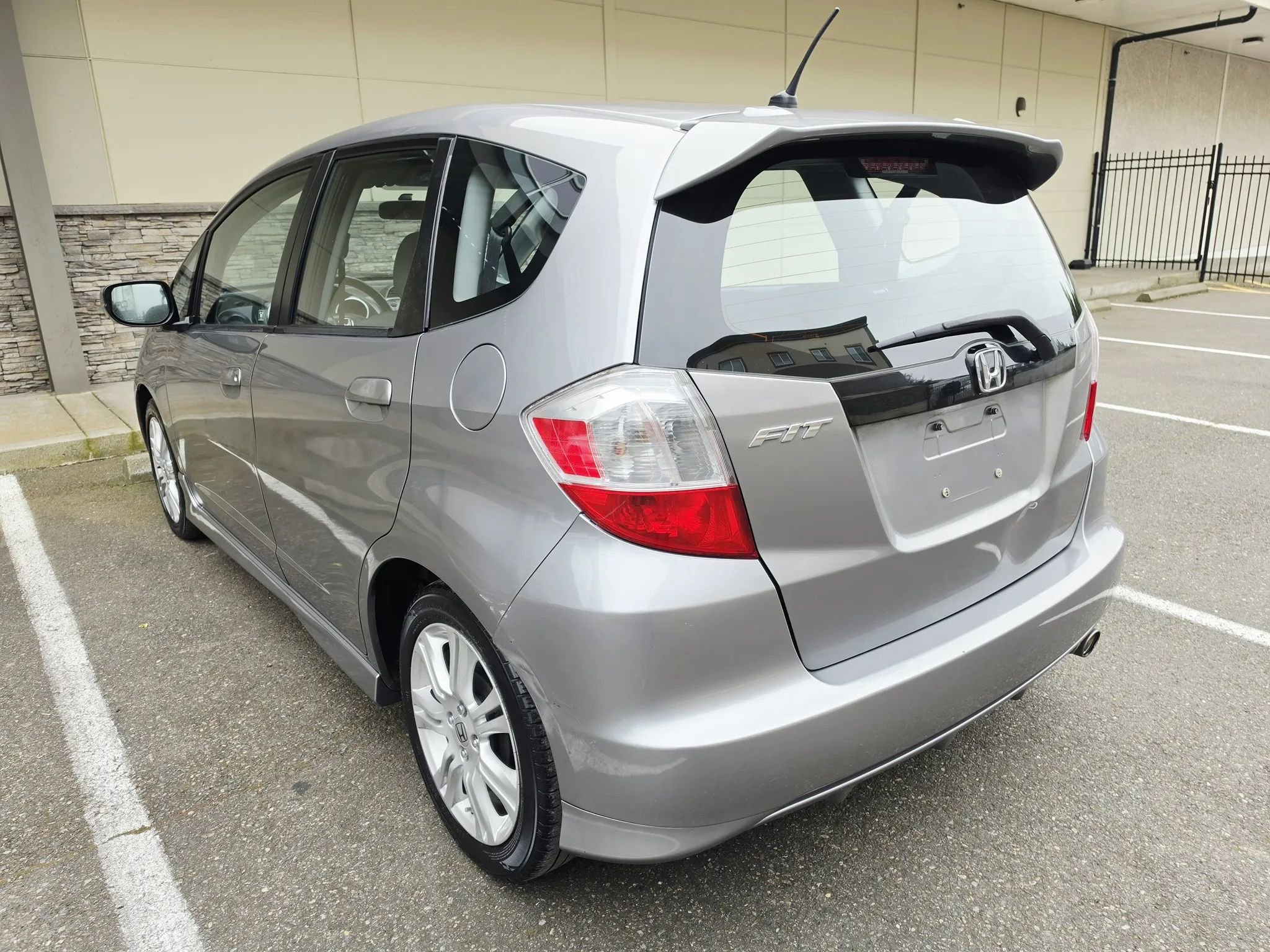 Used 2010 Honda Fit Sport image 3