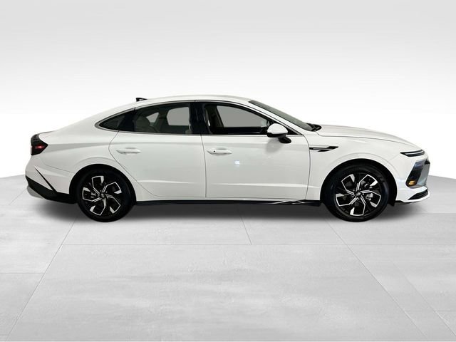 Certified 2025 Hyundai Sonata SEL FWD image 2