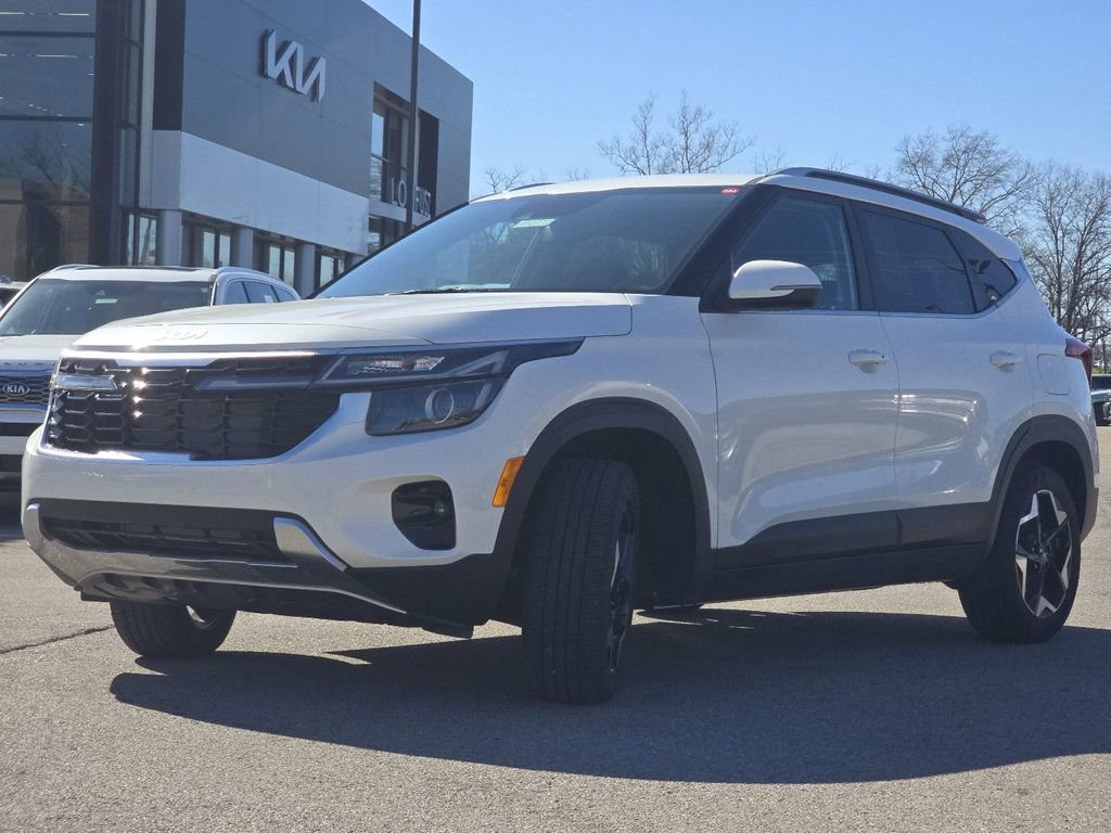 Used 2025 Kia Seltos EX image 13