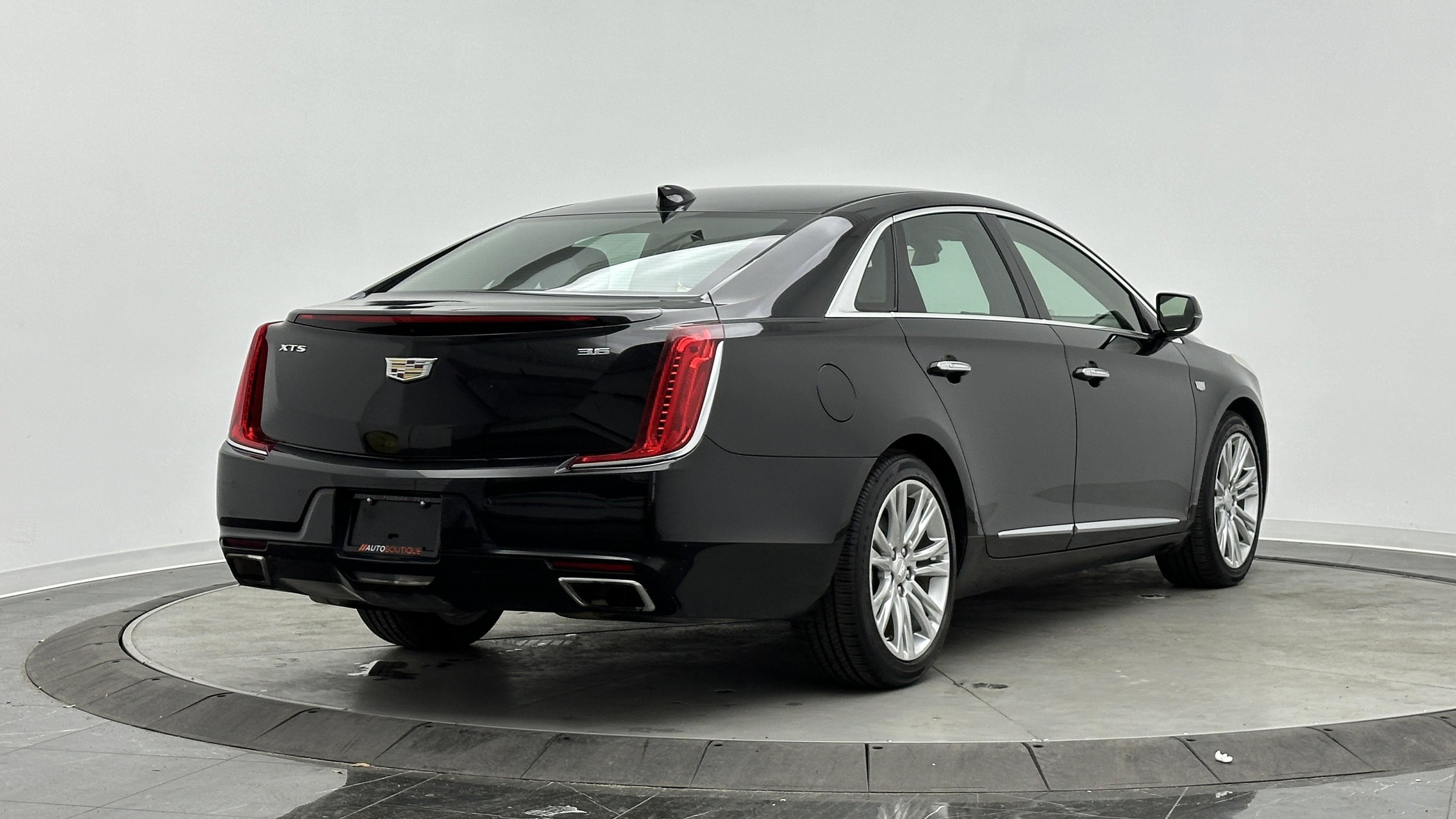 Used 2019 Cadillac XTS Luxury image 7