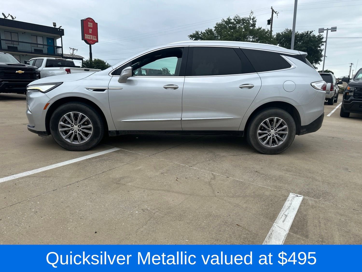 Used 2022 Buick Enclave Essence FWD image 6