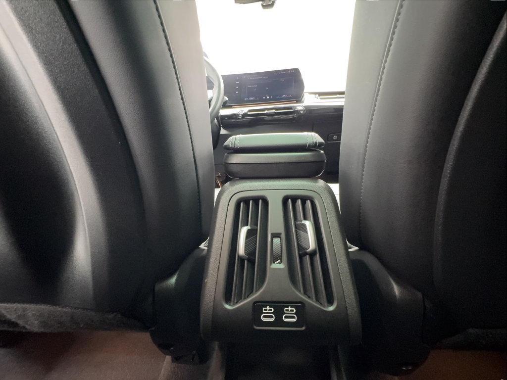 Used 2025 BMW X2 xDrive28i AWD/4WD image 39