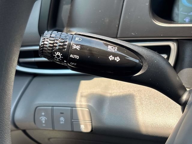 Certified 2024 Hyundai Elantra SE FWD image 27