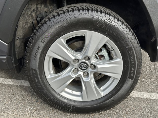 Certified 2019 Toyota RAV4 XLE w/ Convenience Package AWD/4WD image 32