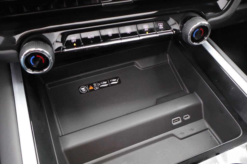 New 2026 Chevrolet Suburban High Country image 25