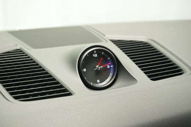 Used 2023 Porsche Cayenne Platinum Edition image 40