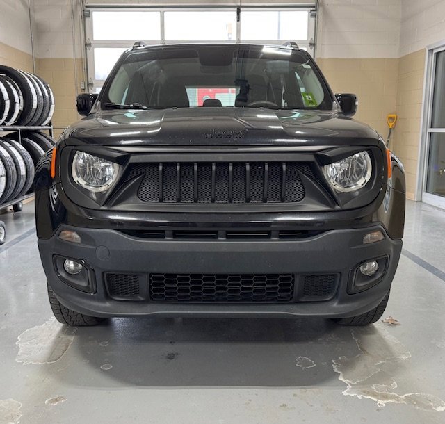 Used 2016 Jeep Renegade Latitude image 3