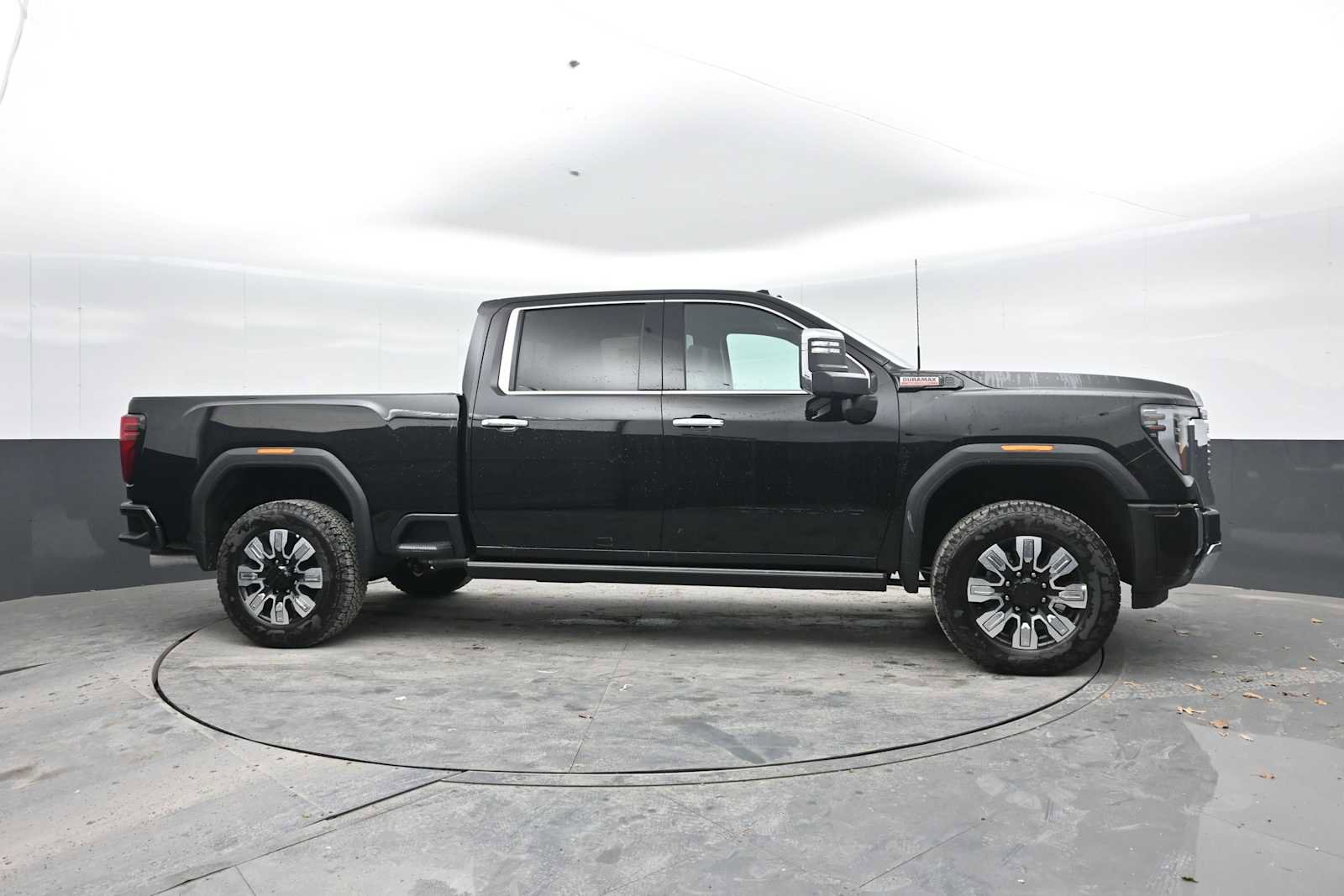 New 2026 GMC Sierra 2500 Denali w/ Denali Reserve Package AWD/4WD image 8