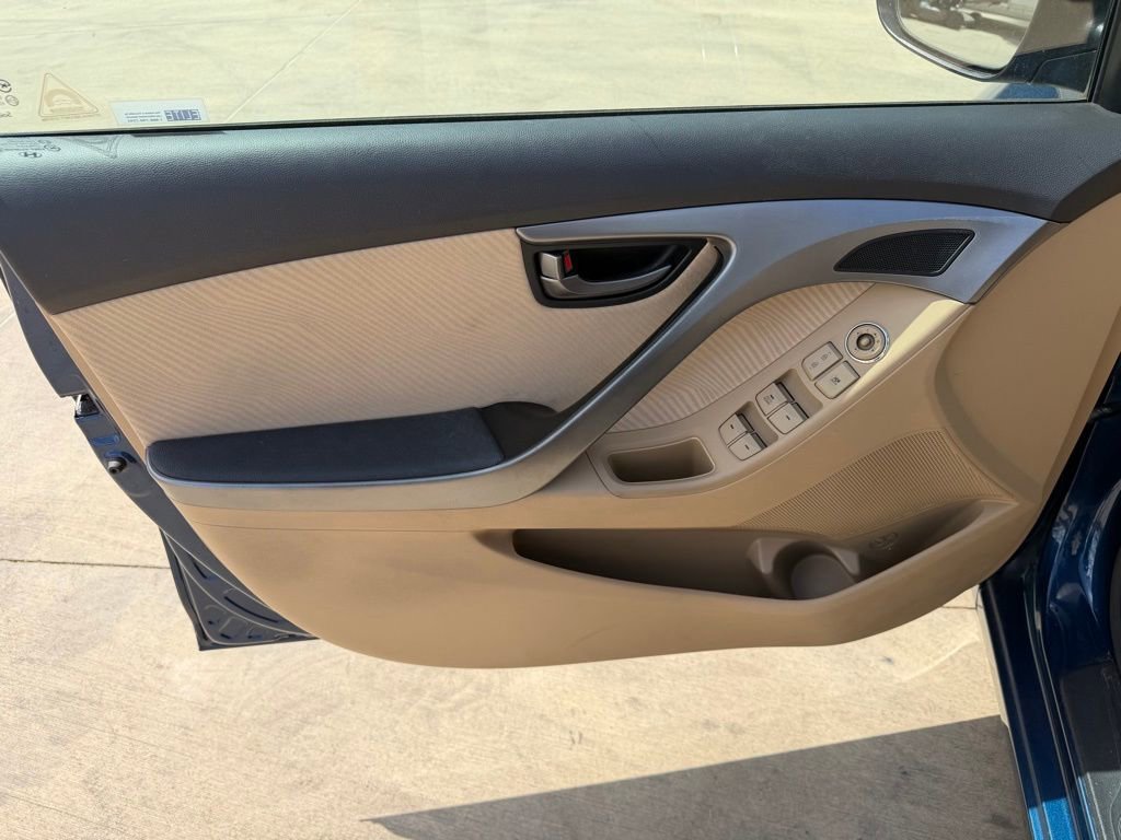 Used 2013 Hyundai Elantra GLS w/ Preferred Pkg image 13