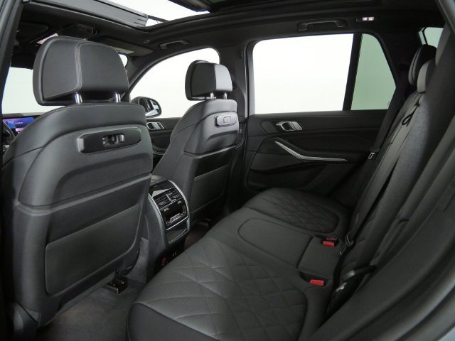 New 2027 Volkswagen Jetta SE FWD image 32