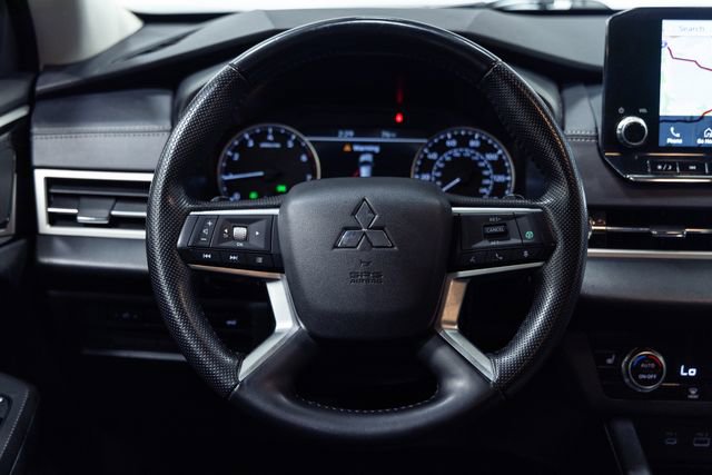 Used 2024 Mitsubishi Outlander SE image 12