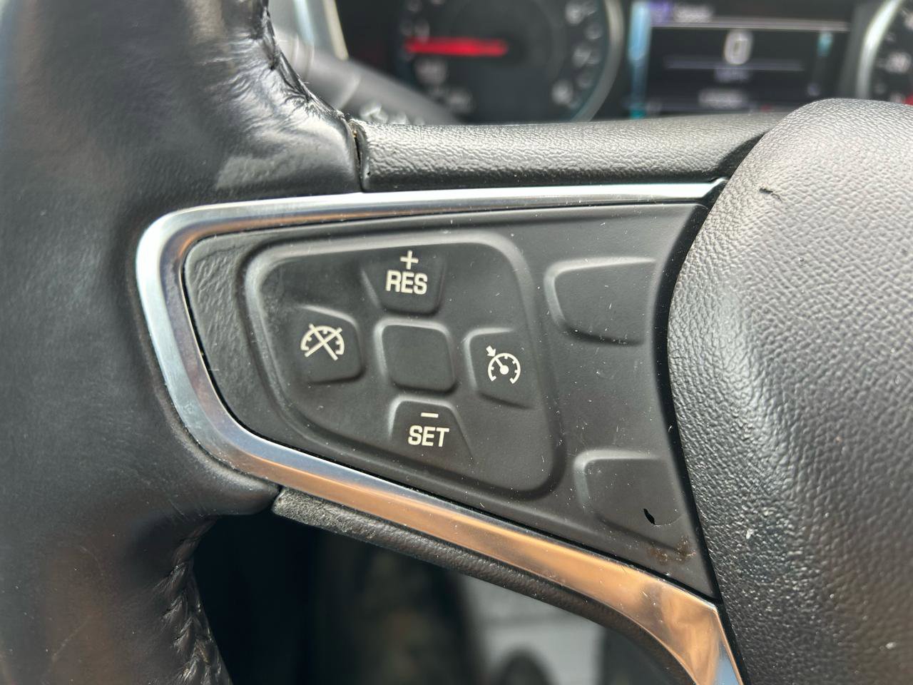 Used 2018 Chevrolet Equinox LT image 19