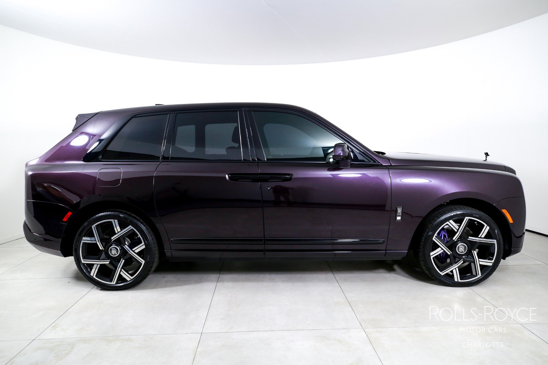 Certified 2025 Rolls-Royce Cullinan Black Badge AWD/4WD image 10