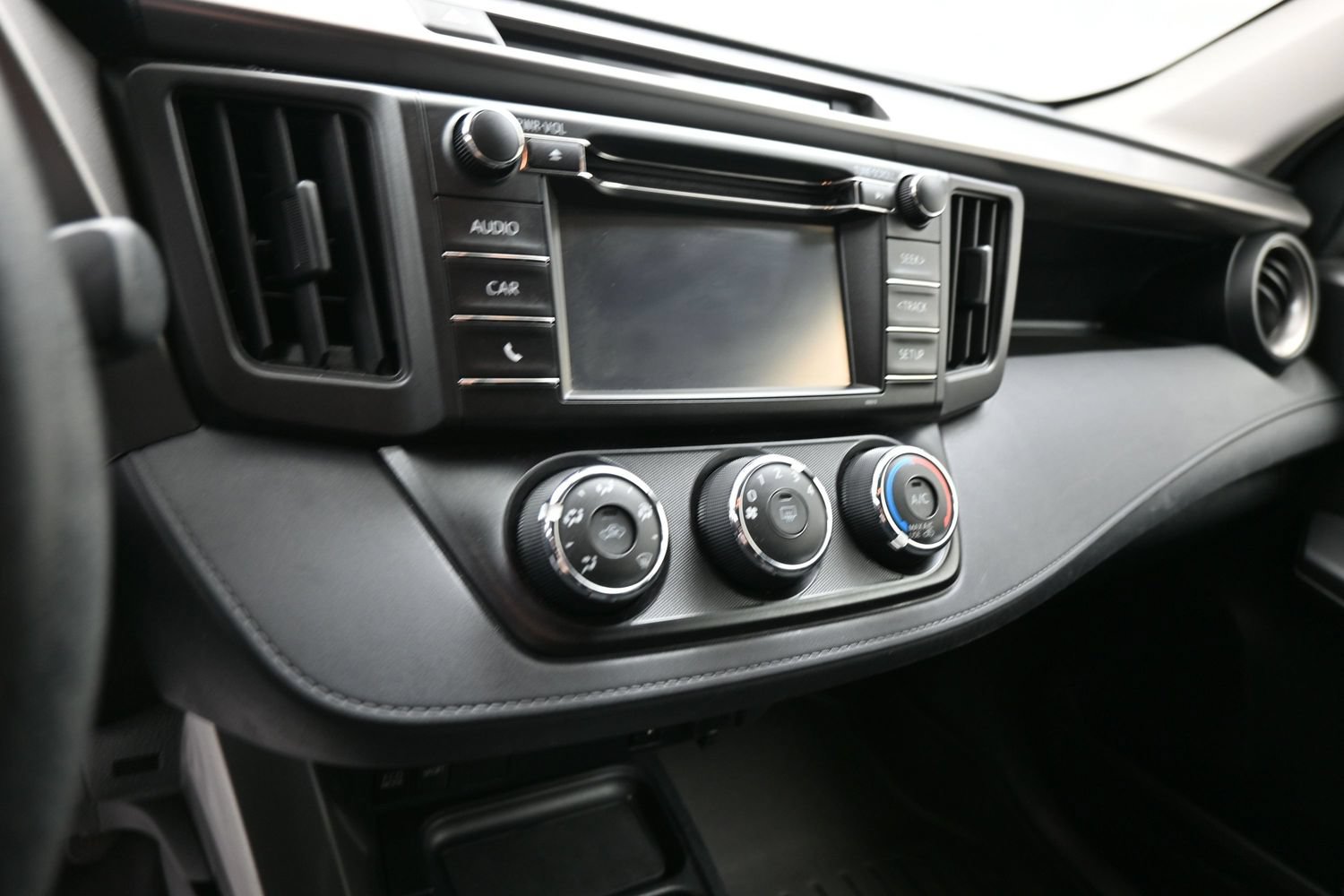 Used 2016 Toyota RAV4 LE AWD/4WD image 15