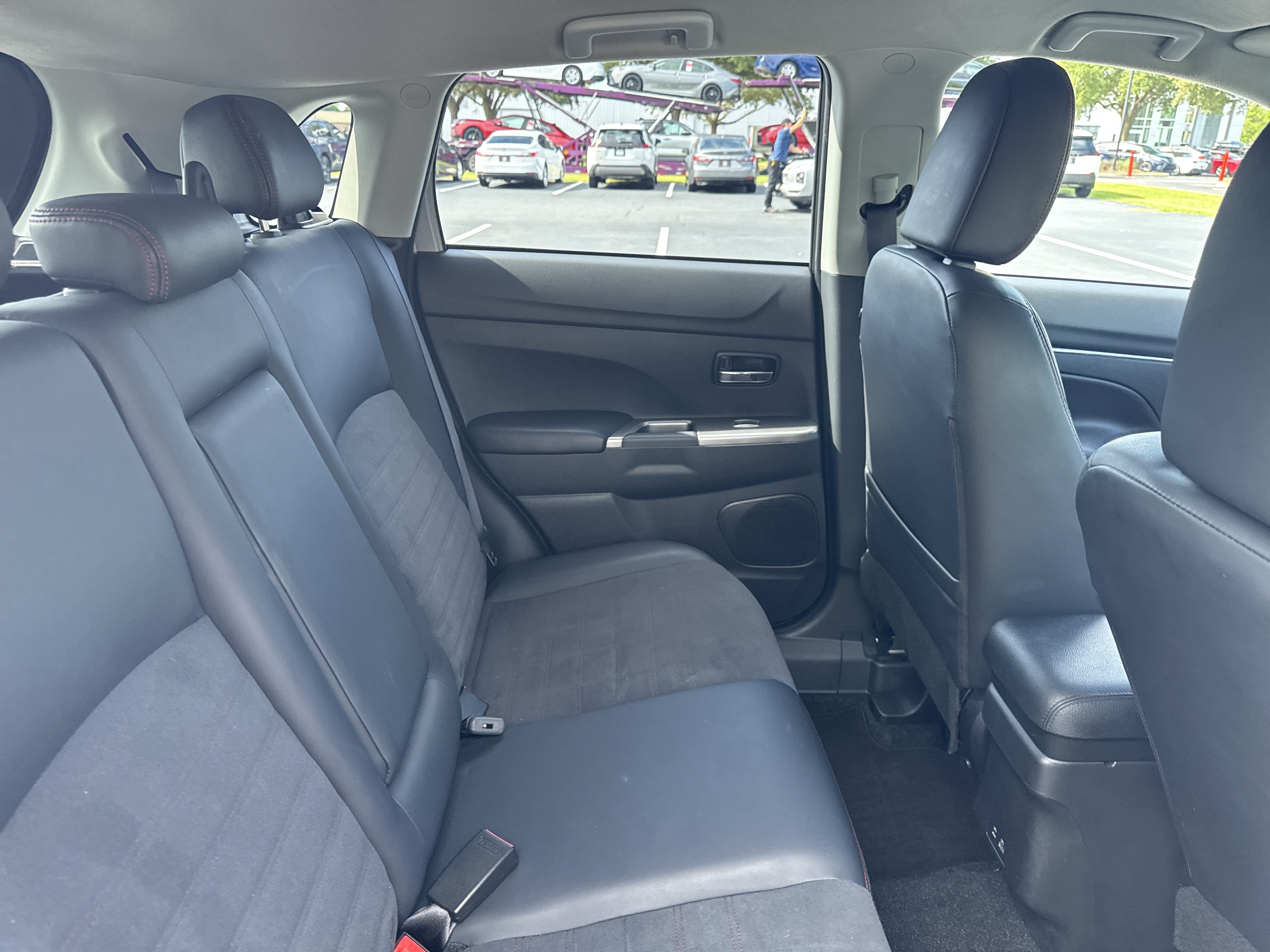 Used 2025 Mitsubishi Outlander Sport ES AWD/4WD image 28