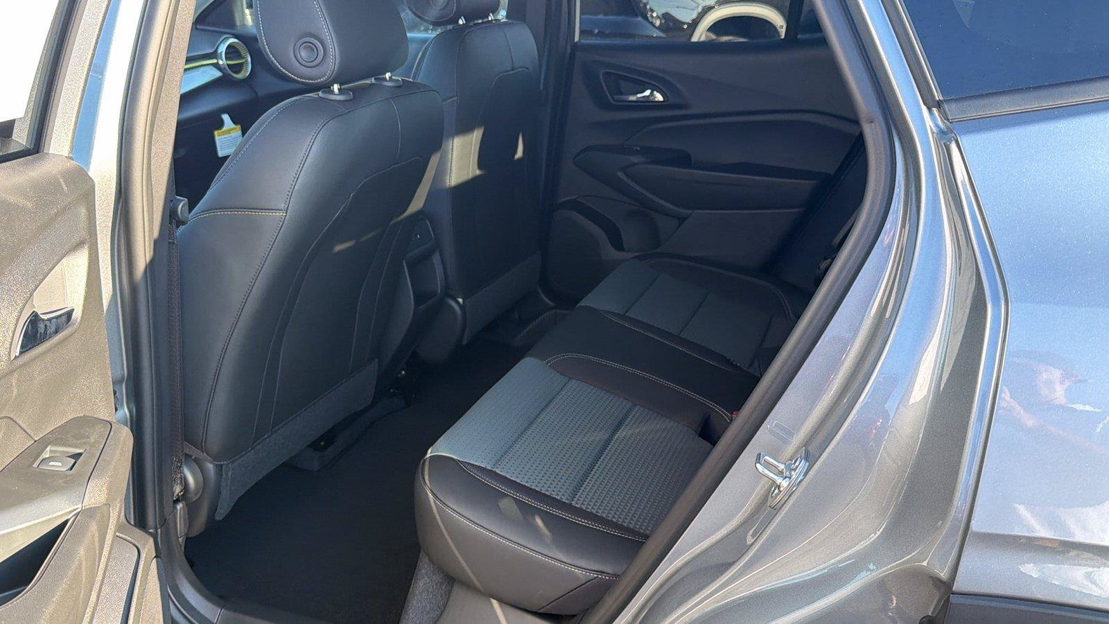 New 2026 Chevrolet Trax LT w/ Driver Confidence Package FWD image 18