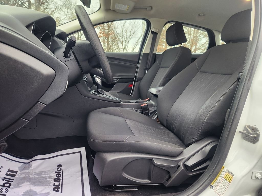 Used 2016 Ford Focus SE image 14