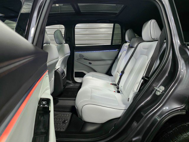 Used 2025 Jeep Wagoneer S Limited image 22