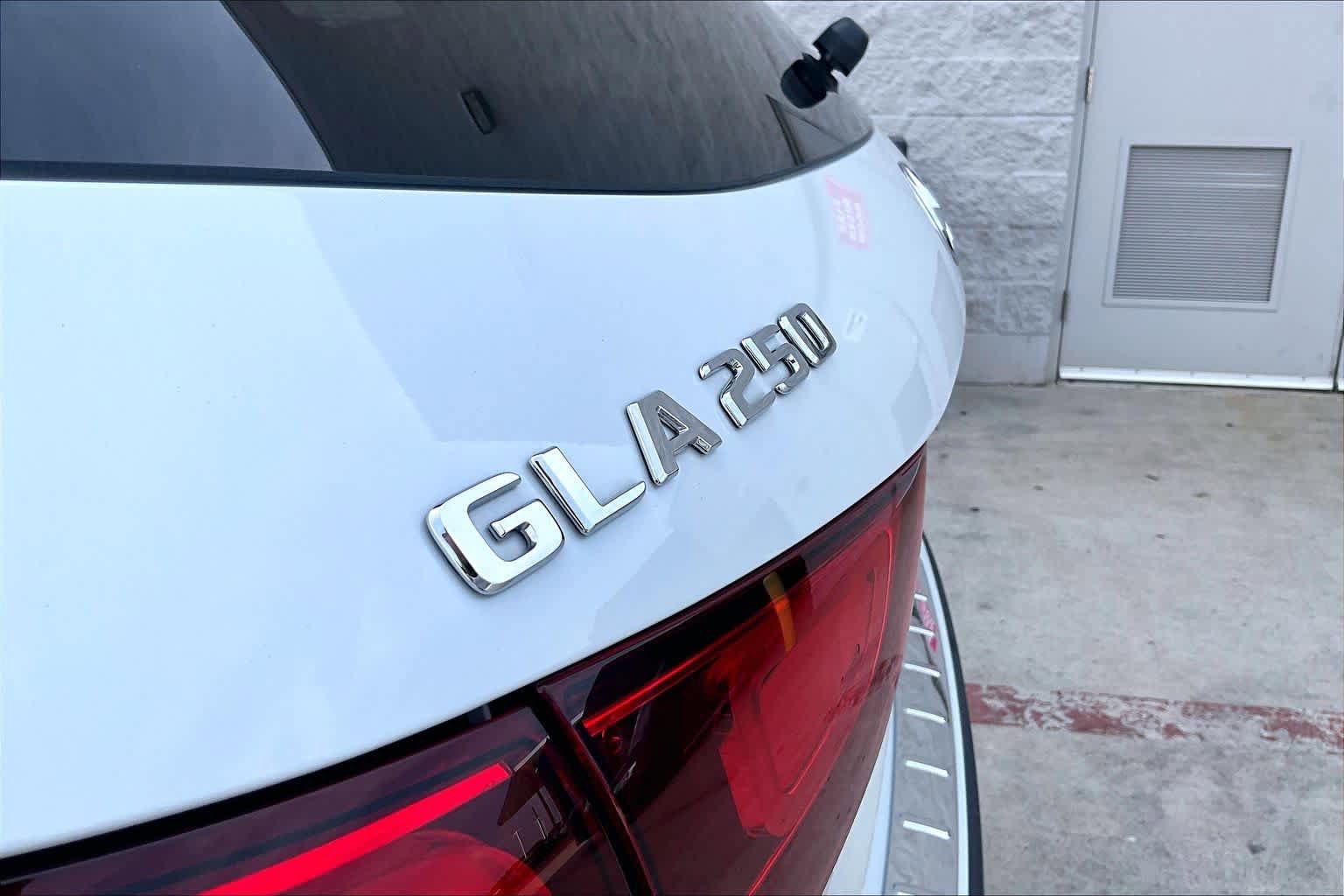 Certified 2021 Mercedes-Benz GLA 250 image 28