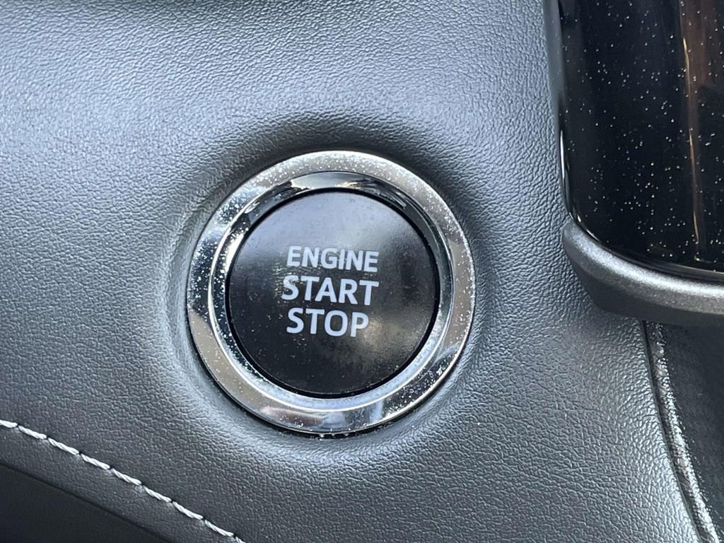 Used 2023 Toyota Highlander XLE image 37