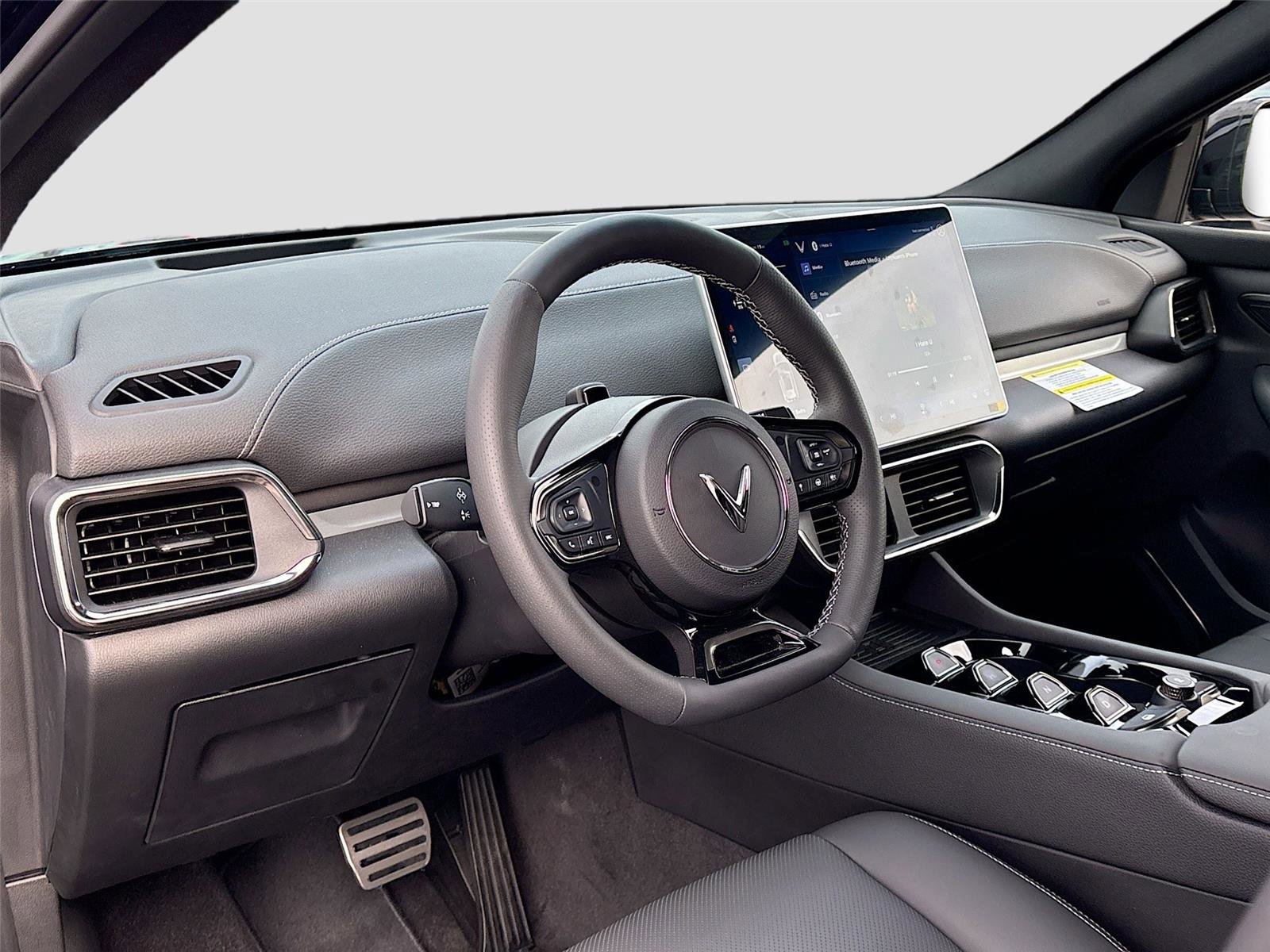 New 2025 VinFast VF 8 Plus image 9