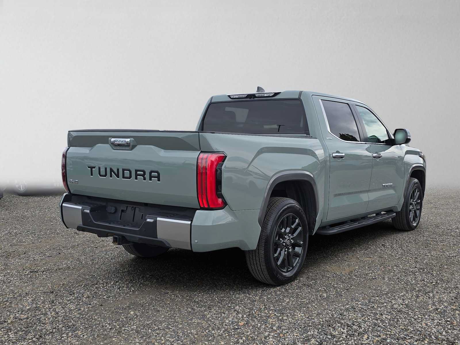 Used 2024 Toyota Tundra Limited AWD/4WD image 3