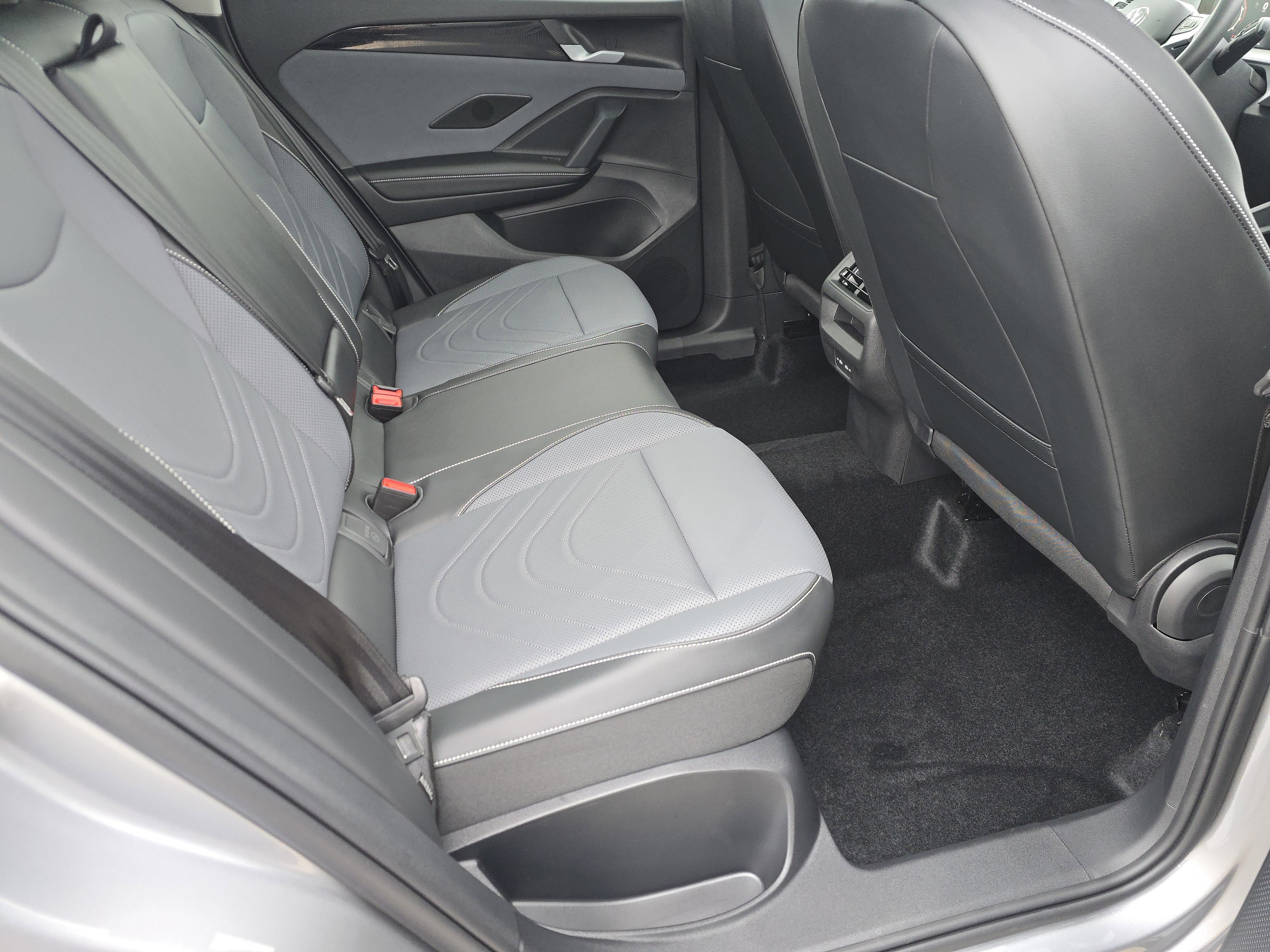 New 2026 Volkswagen Tiguan SE image 17