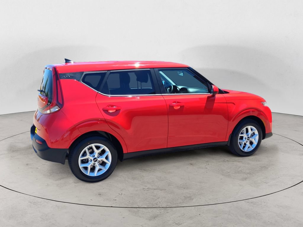 Used 2022 Kia Soul LX w/ Technology Package FWD image 5