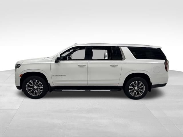 Used 2022 Chevrolet Suburban LT w/ LT Signature Package image 3