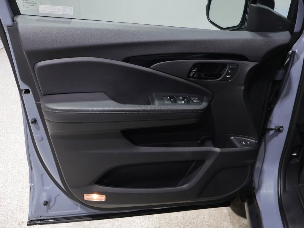 Used 2023 Honda Passport Elite image 14