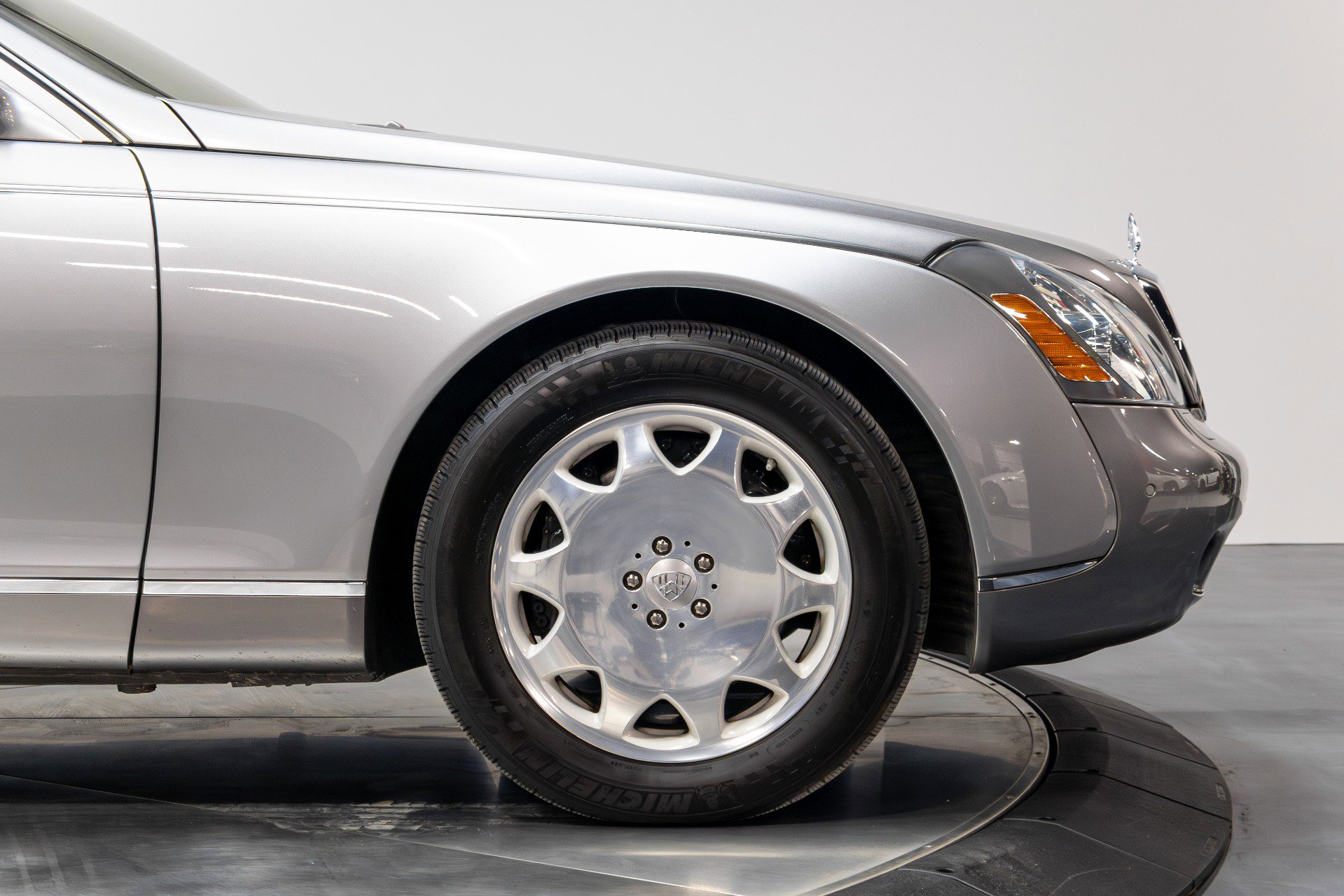 Used 2004 Maybach 57 image 17