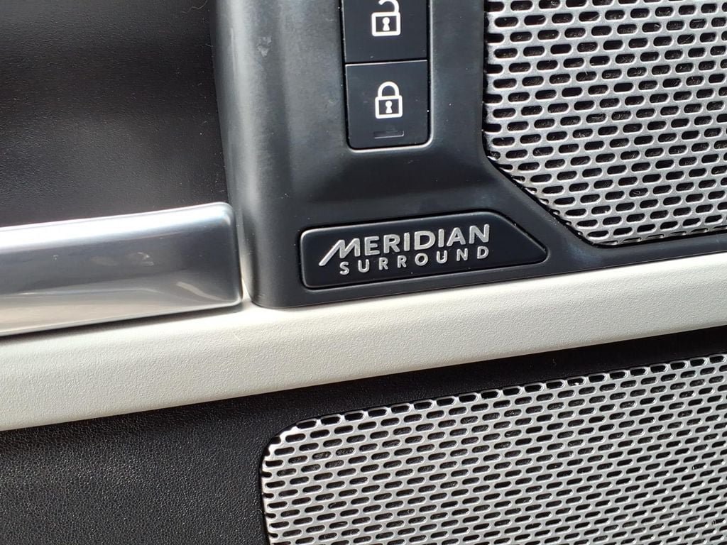 Certified 2023 Land Rover Defender 130 X-Dynamic SE AWD/4WD image 12