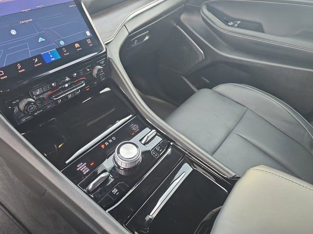 Used 2025 Jeep Grand Cherokee Overland w/ Adv Protech Group III image 24